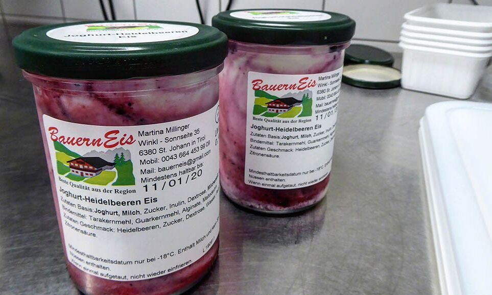 By the jar for home: BauernEis is also sold in shops and at the farm.